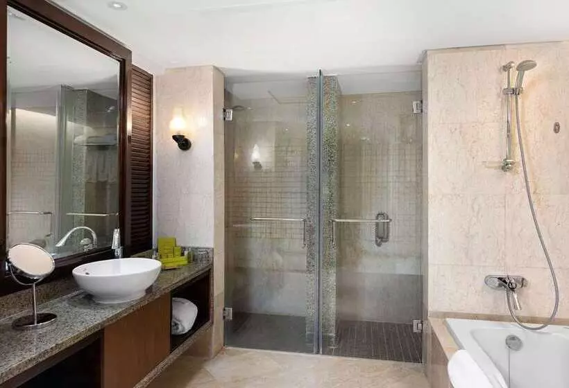سوییت, Hilton Luxor Resort & Spa