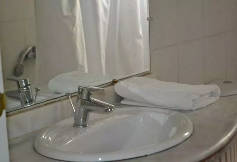 اتاق استاندارد یک نفره با چشمانداز دریا, Trio Hotel Kaoud Sporting