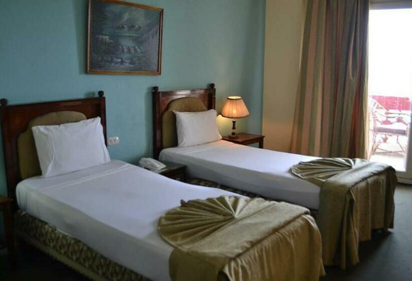 اتاق استاندارد با چشمانداز دریا, Trio Hotel Kaoud Sporting