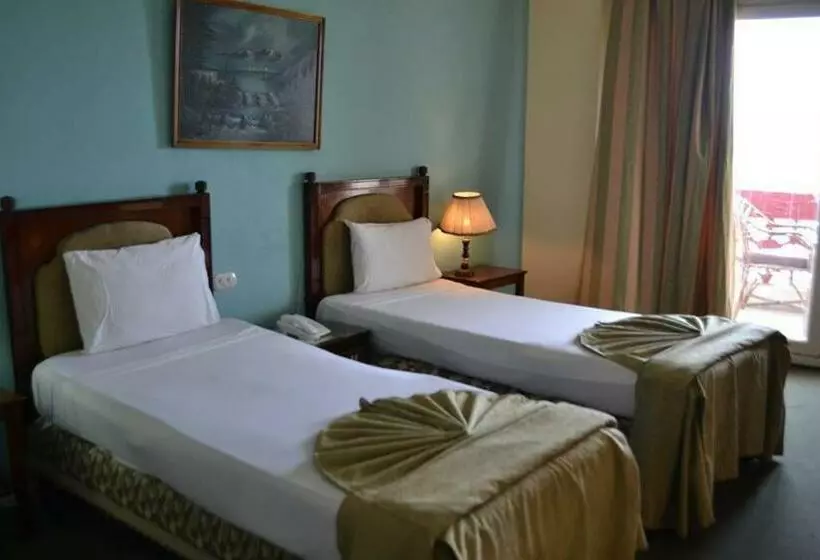 اتاق استاندارد با چشمانداز دریا, Trio Hotel Kaoud Sporting