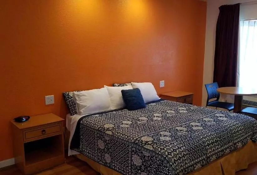 اتاق استاندارد با تخت بزرگ برای معلولان, Rodeway Inn Alamedaoakland