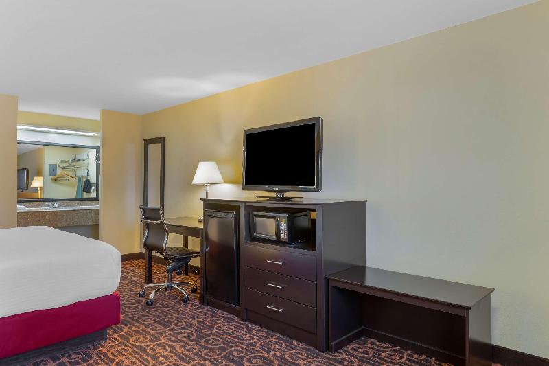 غرفة قياسية سرير كينج, Best Western Benton Inn
