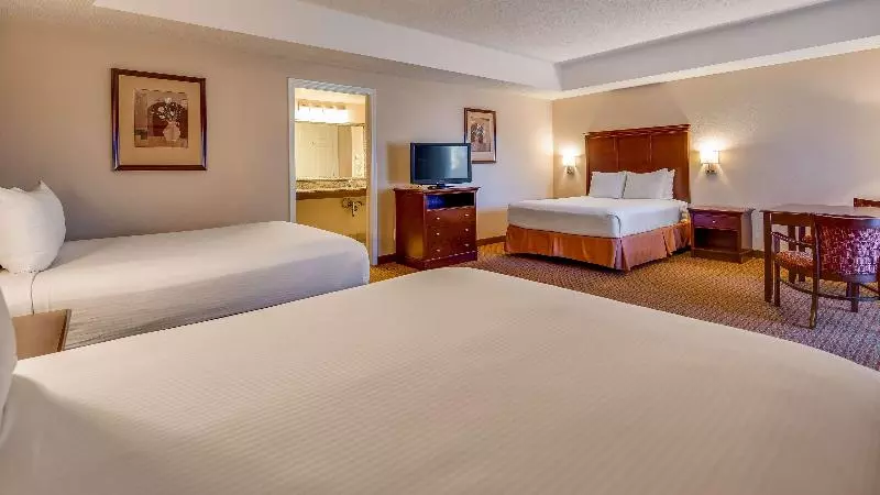 Standard-invahuone, Best Western Canton Inn