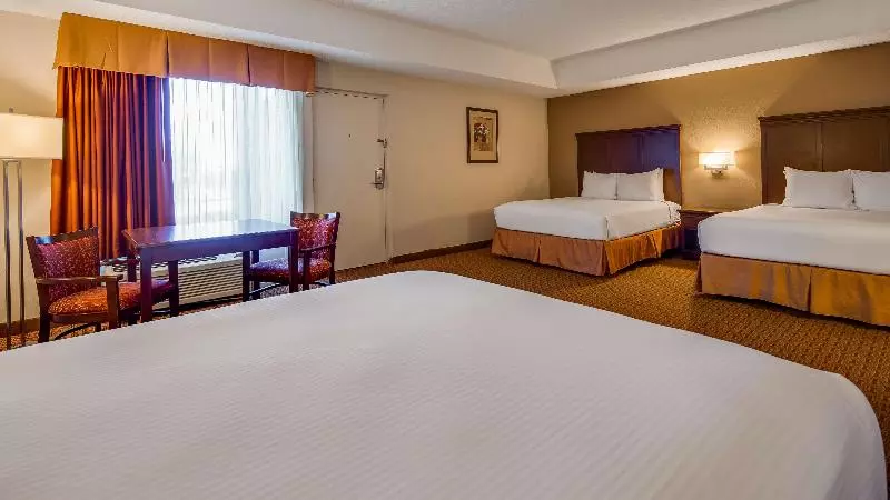 Standard-invahuone, Best Western Canton Inn