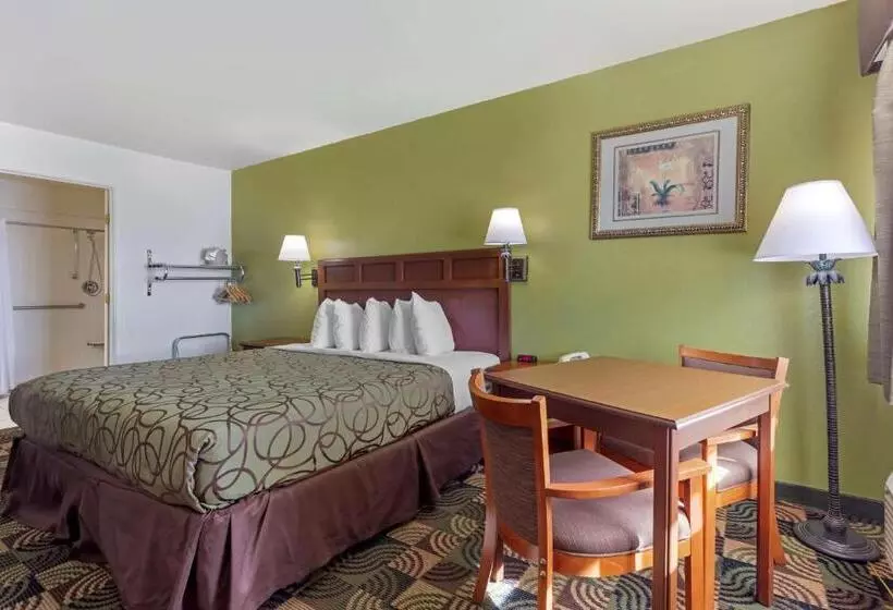 身障者適用キングサイズベッドルーム, Best Western Caprock Inn