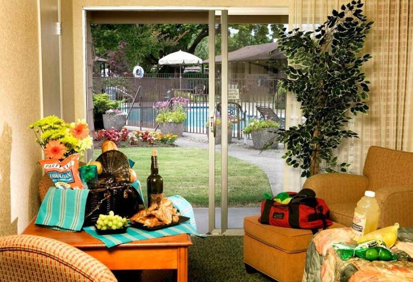 장애인을 위한 스탠다드 룸, Best Western Garden Inn