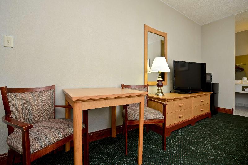 غرفة قياسية سرير ملكى, Best Western Inn