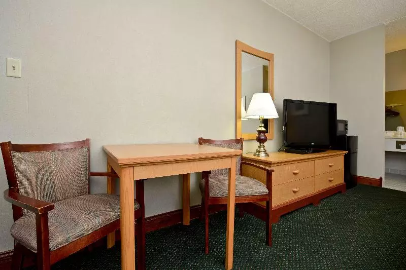 クイーンサイズベッドのスタンダードルーム, Best Western Inn