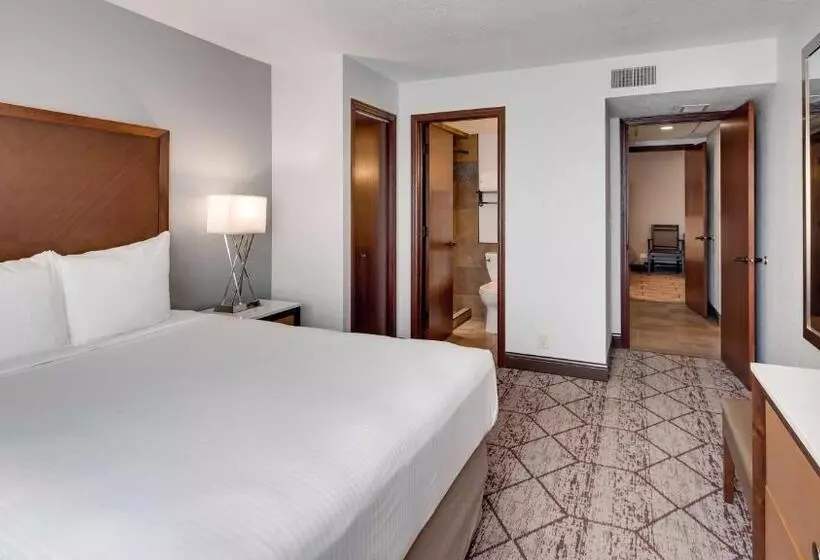 سوییت, Best Western Plus Longbranch Hotel & Convention Center