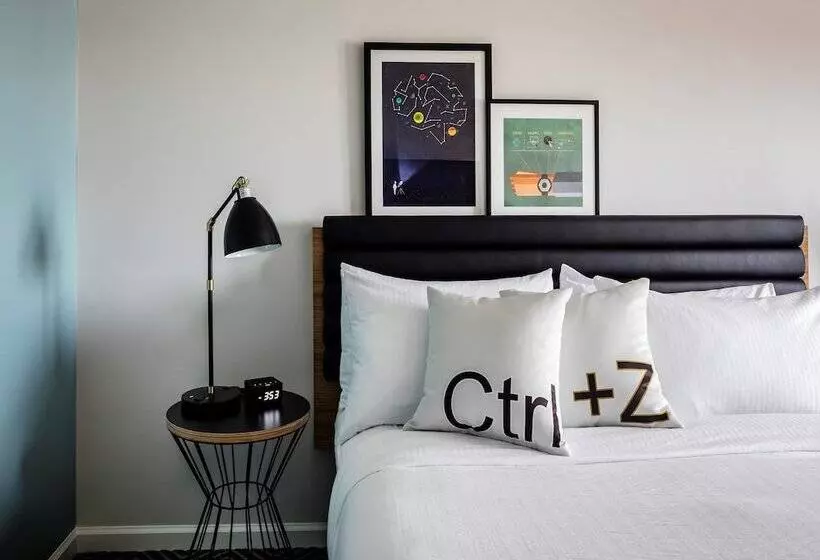 اتاق دلوکس مخصوص معلولین, Freepoint Hotel Cambridge, Tapestry Collection By Hilton