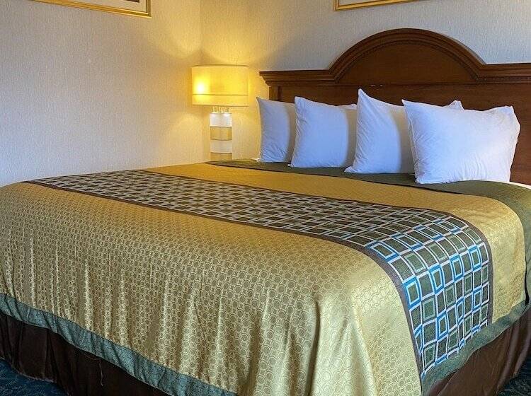 غرفة قياسية, Harrisonville Inn & Suites