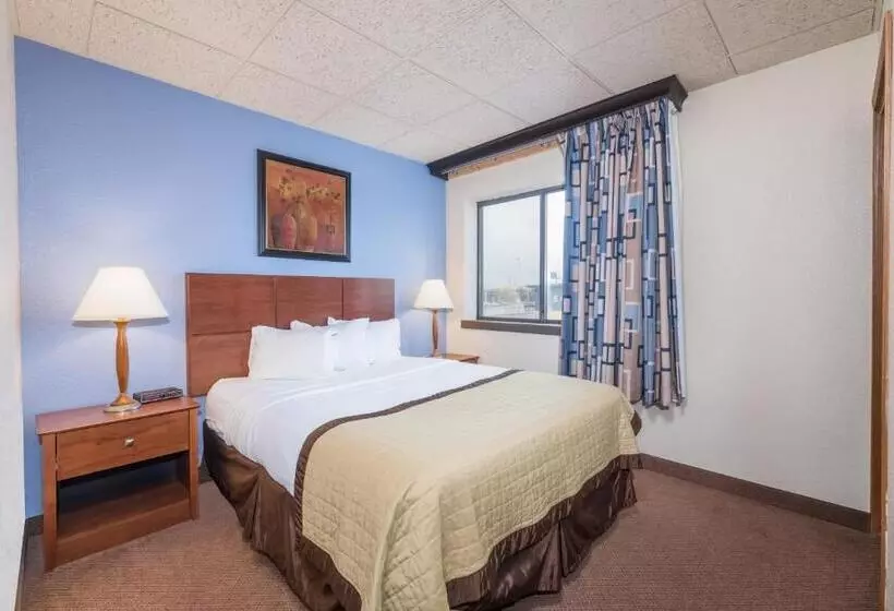 سوییت, Ramada By Wyndham Fargo