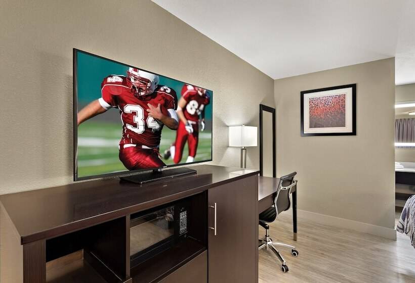 غرفة ديلوكس سرير ملكى, Red Roof Inn Redding