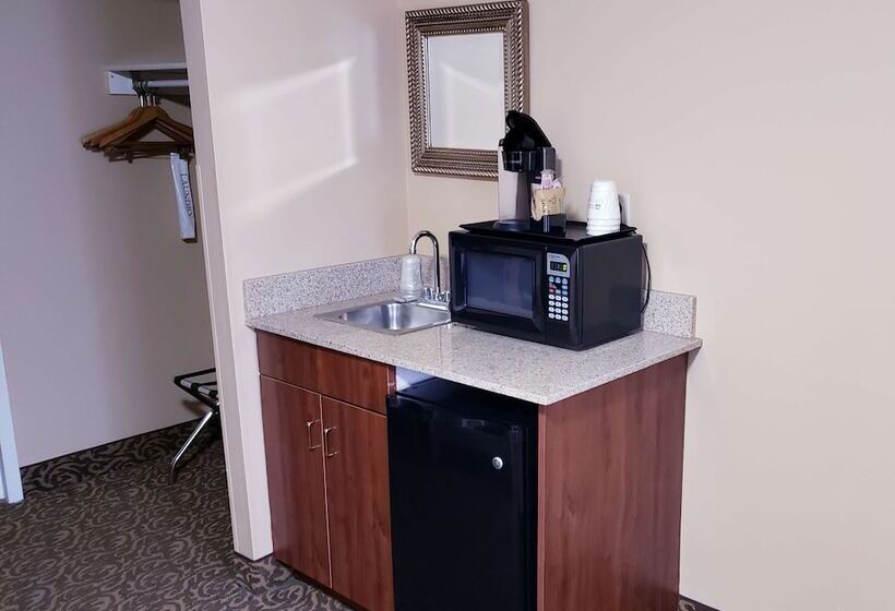 غرفه قياسيه سريرين مزدوجين, Surestay Plus Hotel By Best Western Black River Falls