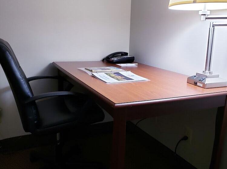 غرفه قياسيه سريرين مزدوجين, Surestay Plus Hotel By Best Western Black River Falls