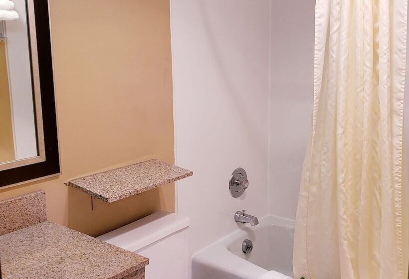 Номер Стандарт 2 Двуспальные Кровати, Surestay Plus Hotel By Best Western Black River Falls
