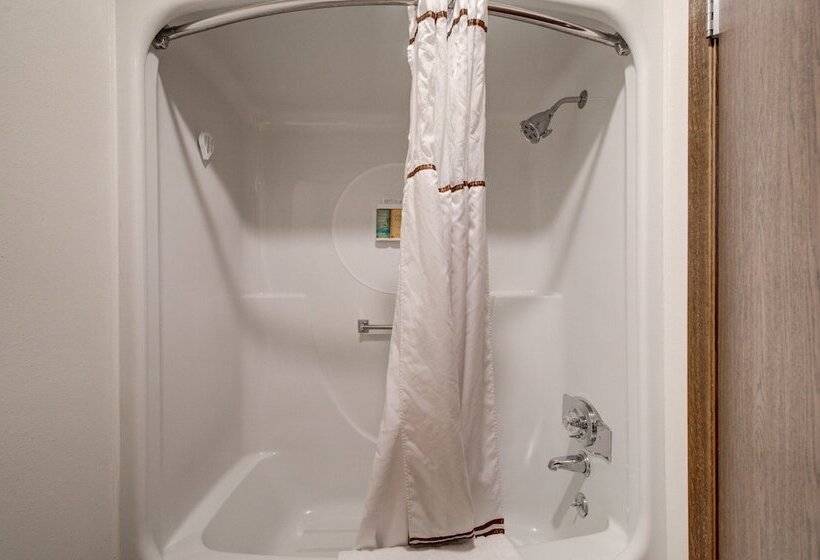 غرفة قياسية سرير مزدوج, The Ridgeline Hotel At Yellowstone, Ascend Hotel Collection