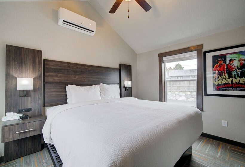 Хижина, The Ridgeline Hotel At Yellowstone, Ascend Hotel Collection