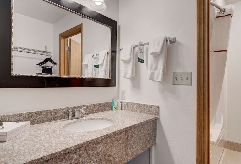 Номер Стандарт Двуспальная Кровать, The Ridgeline Hotel At Yellowstone, Ascend Hotel Collection