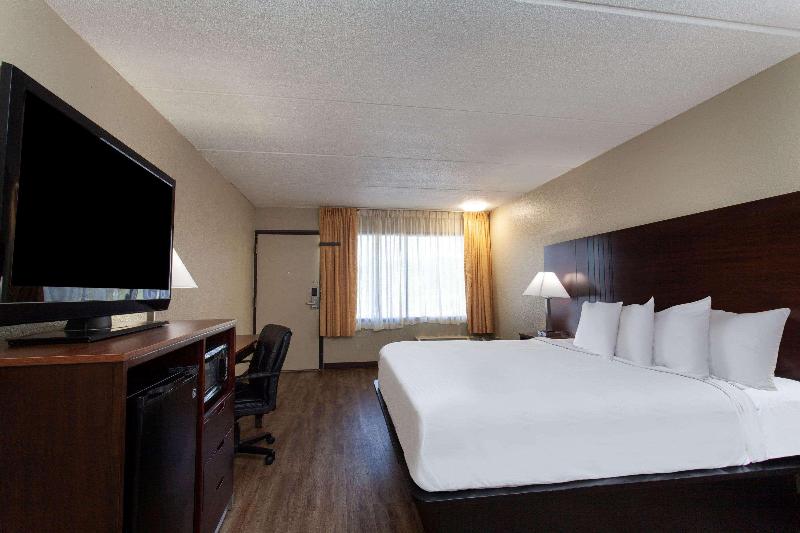 חדר סטנדרט עם מיטת קינג, Travelodge By Wyndham Deltona