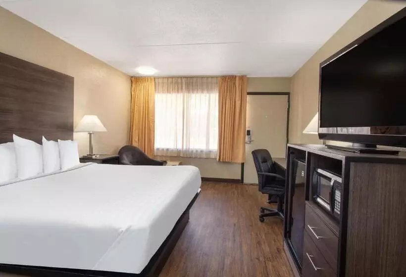 身障者適用キングサイズベッドルーム, Travelodge By Wyndham Deltona