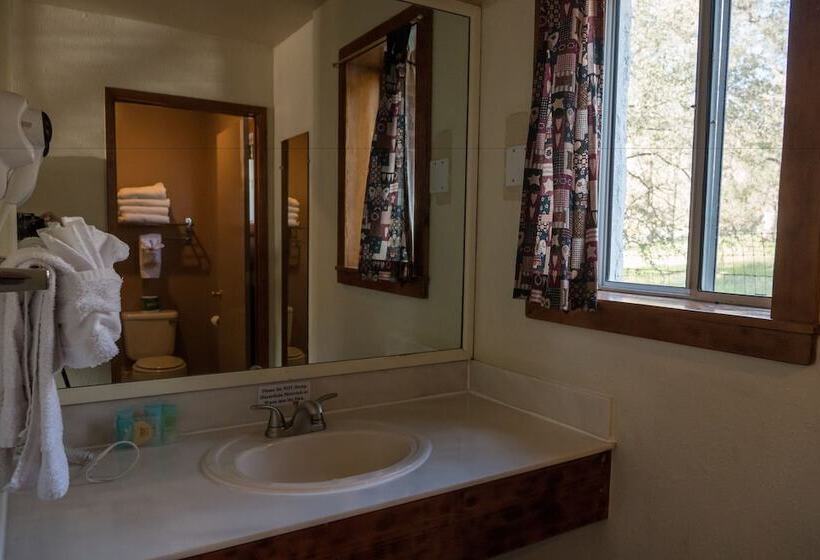 Номер Стандарт 2 Двуспальные Кровати, Western Holiday Lodge