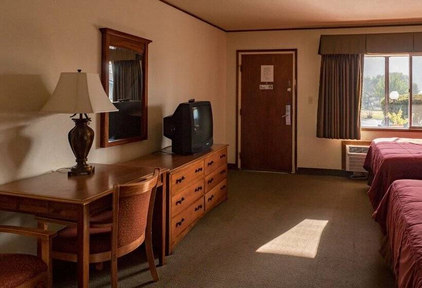 غرفه قياسيه سريرين مزدوجين, Western Holiday Lodge