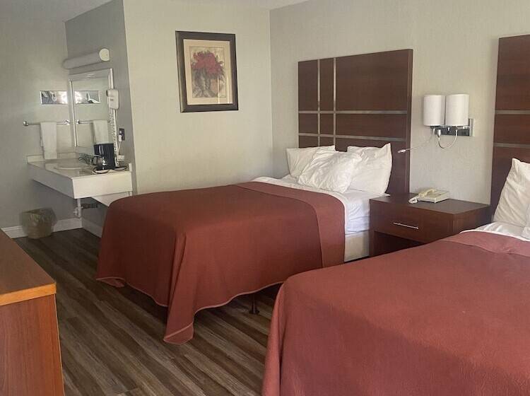Номер Стандарт 2 Двуспальные Кровати, Western Holiday Lodge