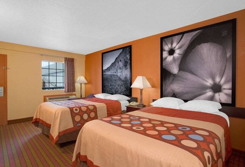 带2个双人床的标准工作室, Super 8 By Wyndham Monticello Ar