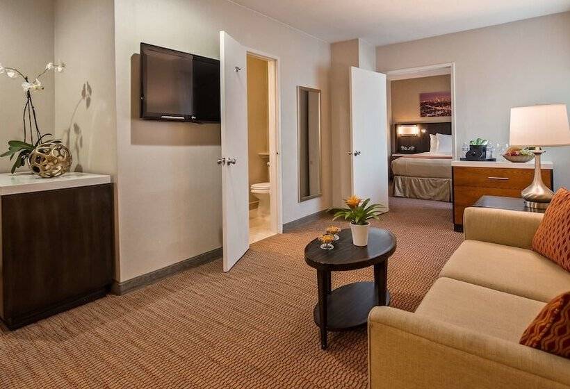 جناح, Best Western Royal Palace Inn & Suites