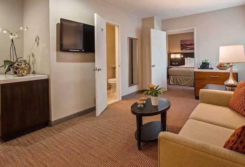 Sviitti, Best Western Royal Palace Inn & Suites