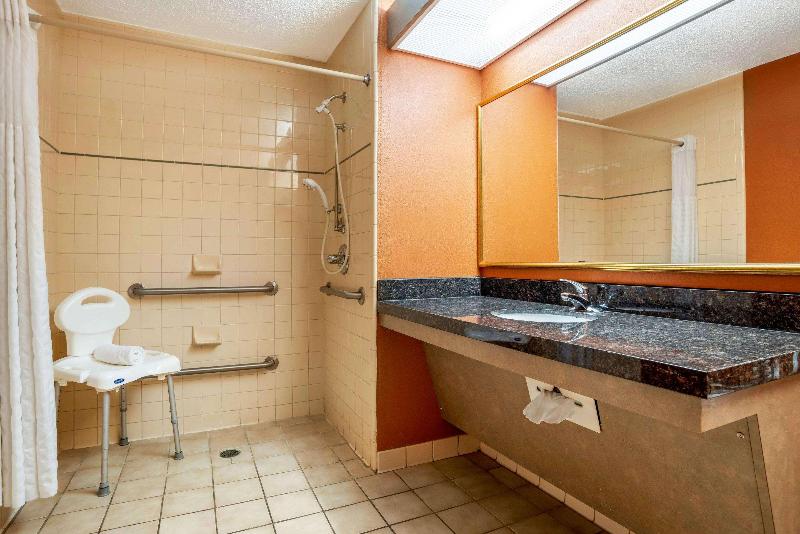 جناح, Best Western Royal Palace Inn & Suites