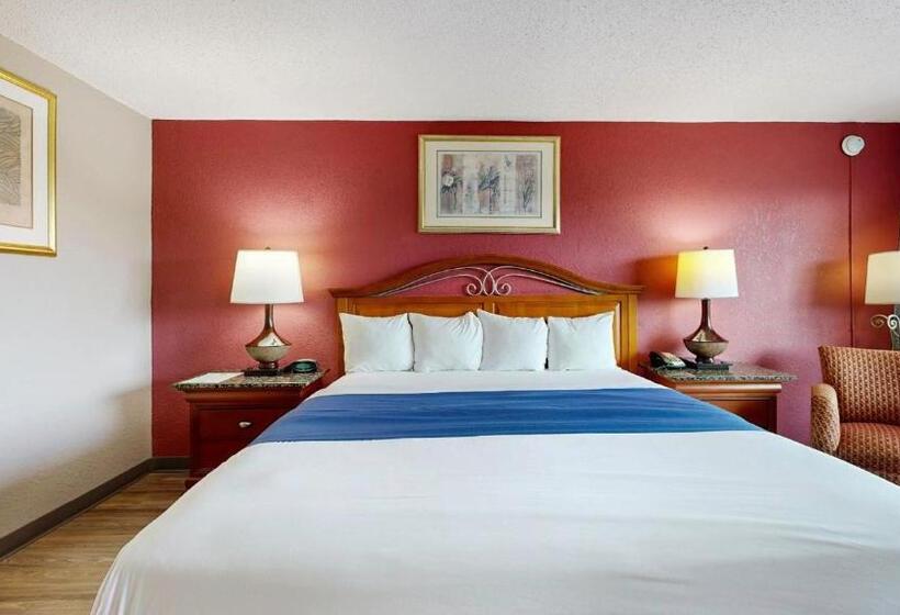 Стандартный Номер Кровать Кинг, Days Inn By Wyndham Orlando Downtown