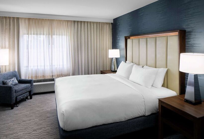 جناح, Doubletree By Hilton Nashua