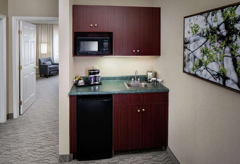 جناح, Doubletree By Hilton Nashua