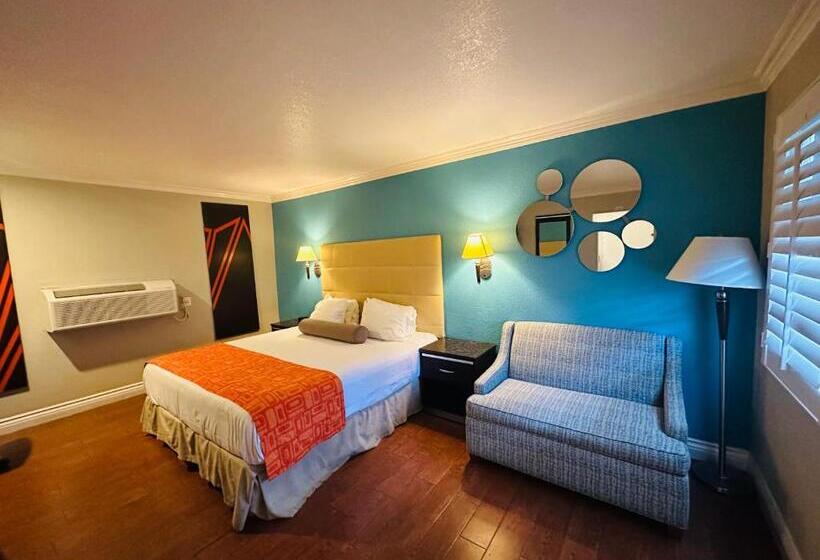 اتاق استاندارد با تخت بزرگ, Casa Blanca Hotel & Suites Orange Sr 55 Freeway, Near Honda Center, Chapman University, Disneyland