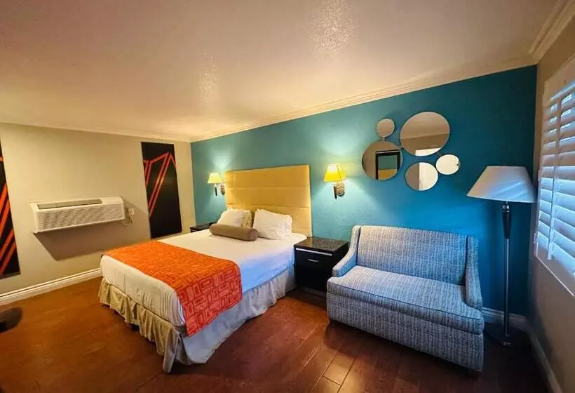 اتاق استاندارد با تخت بزرگ, Casa Blanca Hotel & Suites Orange Sr 55 Freeway, Near Honda Center, Chapman University, Disneyland