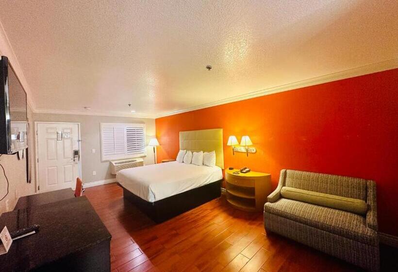 سوئیت با تخت بزرگ, Casa Blanca Hotel & Suites Orange Sr 55 Freeway, Near Honda Center, Chapman University, Disneyland