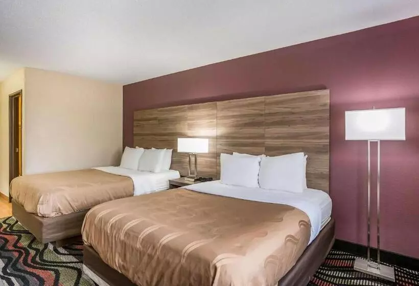 اتاق استاندارد, Quality Inn Cedar Rapids South