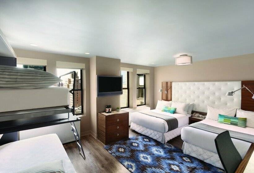 패밀리 룸, The Gallivant Times Square