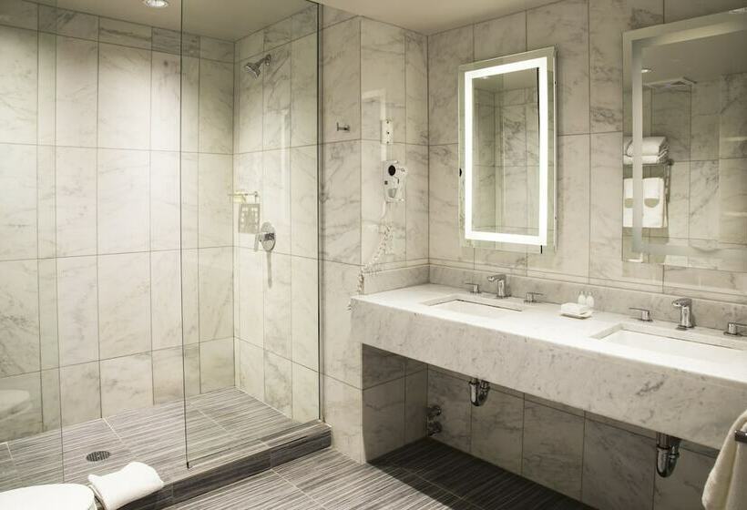 패밀리 룸, The Gallivant Times Square