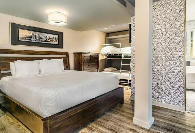 2침실 펜트하우스 아파트, The Gallivant Times Square