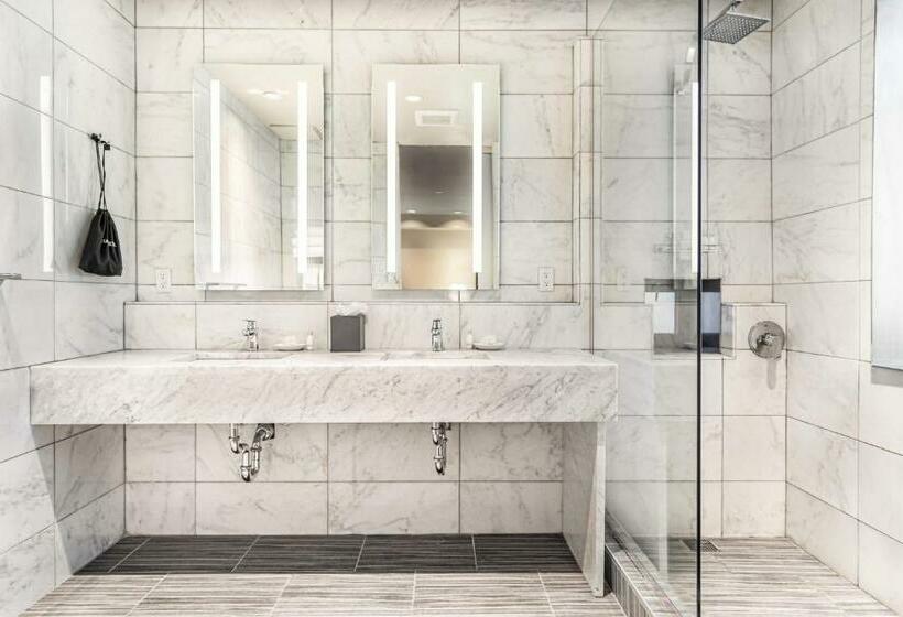 2침실 펜트하우스 아파트, The Gallivant Times Square