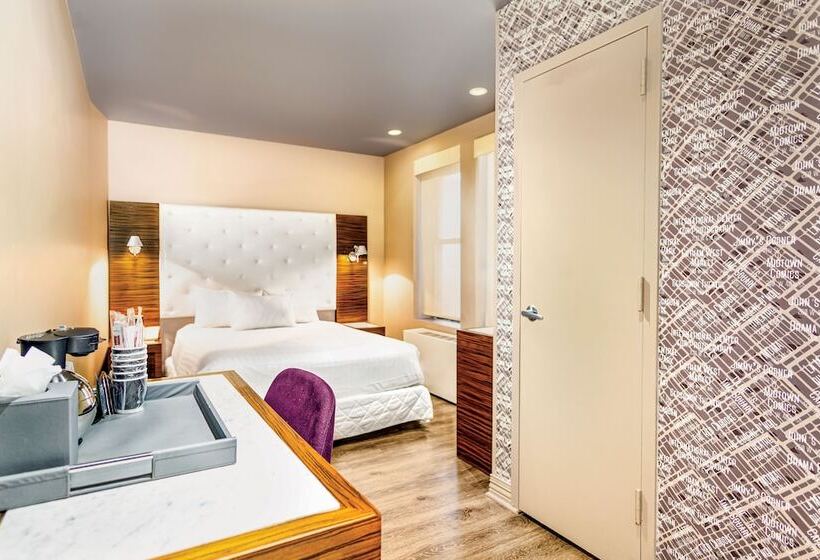 디럭스 룸, The Gallivant Times Square