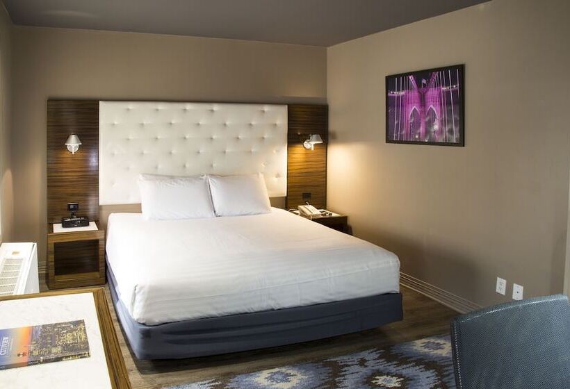 디럭스 룸, The Gallivant Times Square