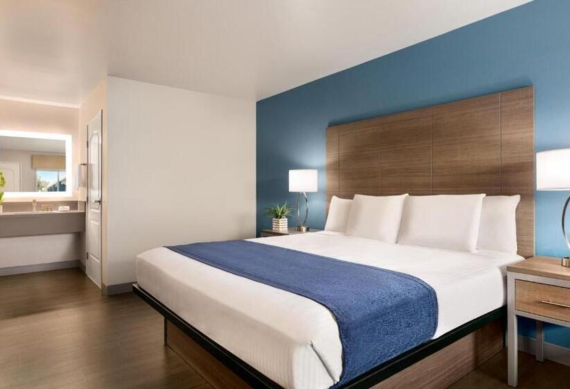 غرفة قياسية سرير كينج, Torch Lite Inn At The Beach Boardwalk