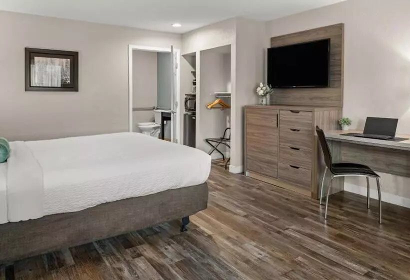اتاق استاندارد با تخت بزرگ برای معلولان, Yosemite Westgate Lodge