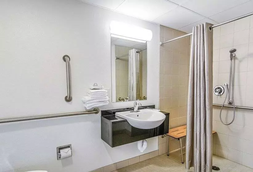 اتاق استاندارد برای معلولان, Motel 6framingham, Ma  Boston West