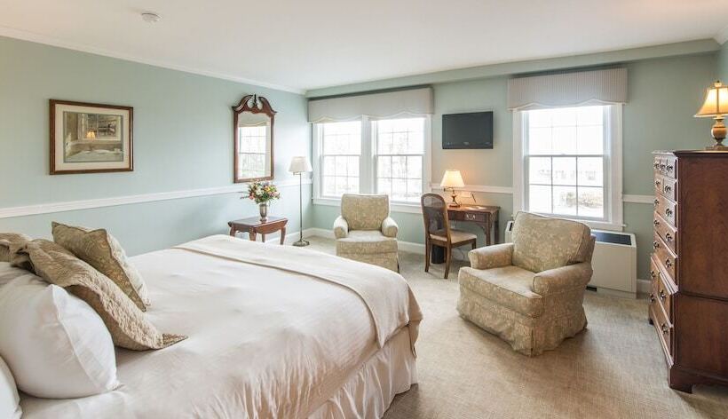 Номер Deluxe, Black Point Inn