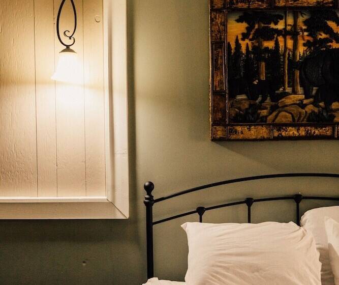 חדר דלוקס, Brookside Lodge